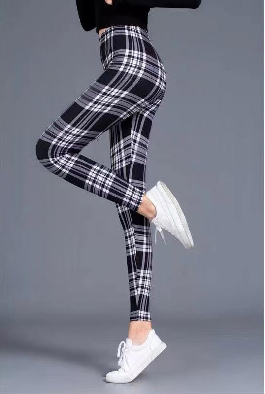 Bavlněné legíny pro větší velikosti 1639, černý káro