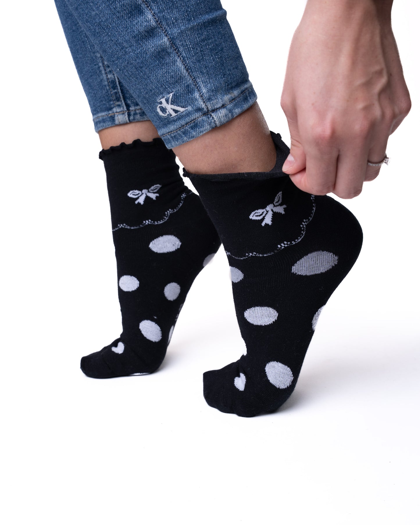 6 párů dámských ponožek bez gumy, středně vysoké černobílé 5681