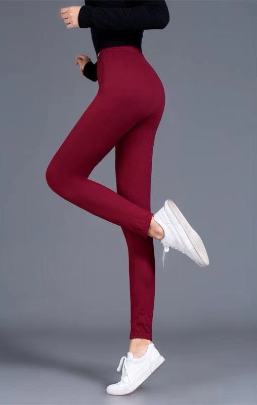 Bavlněné legíny pro větší velikosti 1639, jednobarevné červené